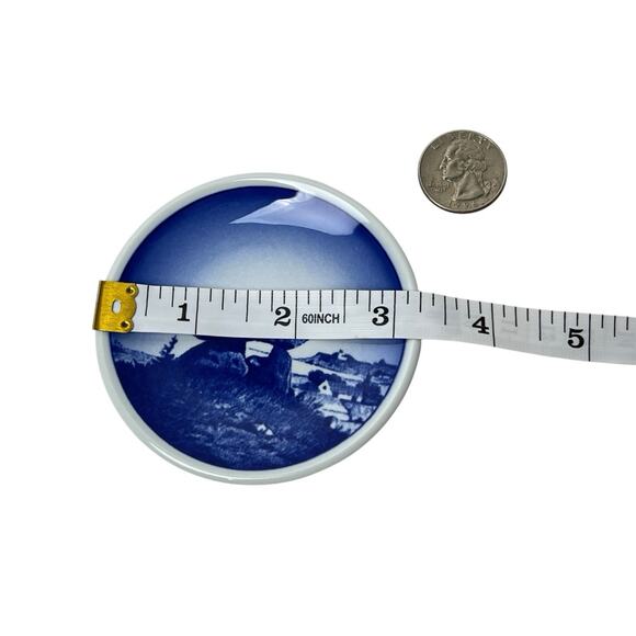 Porcelain Wall Art Royal Copenhagen Mini Plate Kaempehoj Blue Display 3.25 Inch - Picture 9 of 9